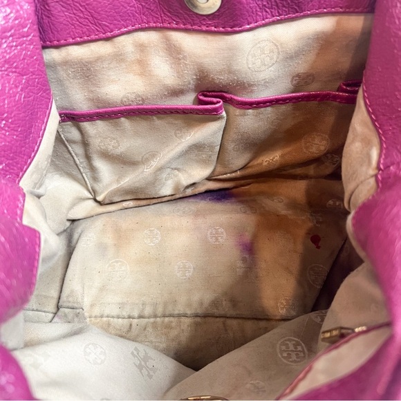 Tory Burch Large Amanda Classic Patent Leather Fuchsia Colored Hobo - Picture 14 of 16